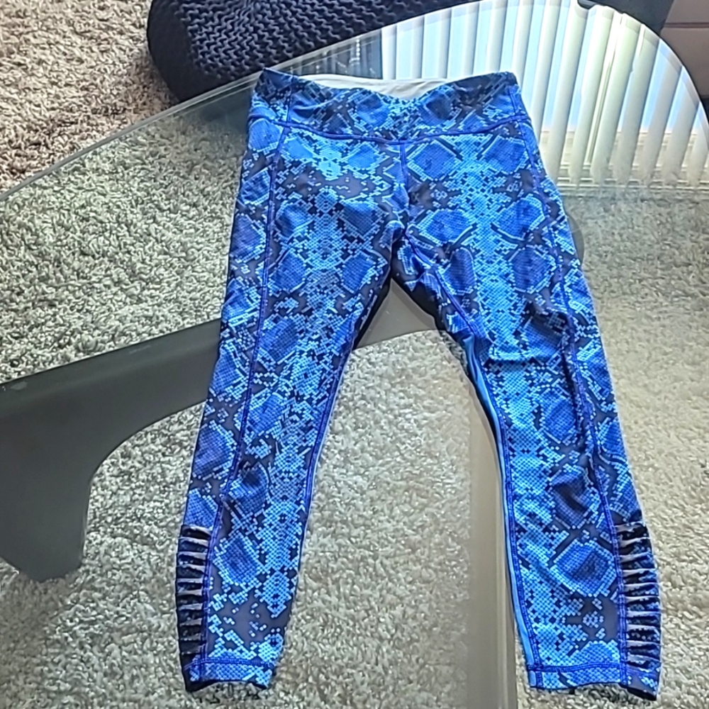 Lululemon bright blue leggings size 4